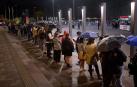 Fotos de los fans de Manuel Carrasco antes del concierto en el Navarra Arena. /