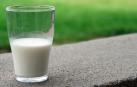 Un vaso de leche de avena