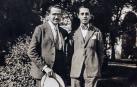 Salvador Bacarisse (izda) y Fernando Remacha, en una fotografía fechada en 1921.