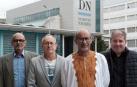 De izquierda a derecha, en las instalaciones de Diario de Navarra: Mohamed Galiani (Frente Polisario en Navarra), Alfonso Torres (fundador de Trabajadores Técnicos Sin Fronteras), Yahia Buhebeini (presidente Media Luna Roja Saharaui ) y Eduardo Irigoyen (director de ATTsF).