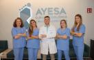 Javier Ayesa, responsable de Clínica Podológica Ayesa, junto con su equipo de profesionales.