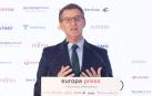 El presidente del Partido Popular, Alberto Núñez Feijóo, interviene en un desayuno informativo de Europa Press