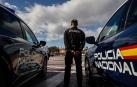 Un agente de la Policía Nacional en Valencia