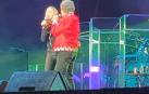 Miguel Ríos canta 'Reina de la noche' con Aurora Beltrán en el Navarra Arena