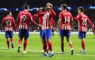 Griezmann agradece los aplausos a la grada tras uno de los goles anotados al Celtic