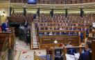 El secretario general del PSOE y presidente del Gobierno en funciones, Pedro Sánchez (i), se dirige al líder del Partido Popular, Alberto Núñez Feijóo