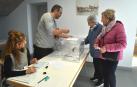 Mesa electoral ubicada en vestíbulo del Ayuntamiento de Beire