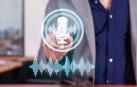 Una persona utiliza Inteligencia Artificial para crear audio./
