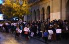 La sede de la Diputación Foral reunió ayer a más de un centenar de familias y personal docente.