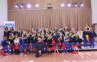 Alumnos del colegio San Cernin posan ataviados con sus medallas tras quedar en primer puesto.