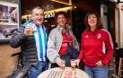 Fotos de aficionados de Osasuna y Real Sociedad en Pamplona./