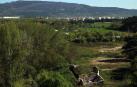 En primer término las ruinas del antiguo molino de Ilundáin, en el límite entre Pamplona y Barañáin.