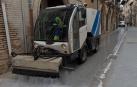 Tareas de limpieza viaria en el barrio monumental de Estella