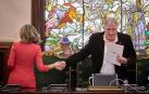 Imágenes de la moción de censura y nombramiento de Joseba Asiron como alcalde de Pamplona./
