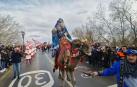 En torno a las 12.00 horas del mediodía, SS MM los Reyes Magos han llegado a Tudela por el puente del Ebro. Por la tarde, sus majestades saldrán a las 18.30 h. desde la plaza de Europa y recorrerán la avenida de Zaragoza y la calle Gaztambide-Carrera, hasta llegar a la plaza de los Fueros.