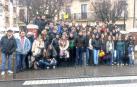 Los quintos de este año de Alsasua, junto al alcalde, en la instantánea de grupo delante del Ayuntamiento.