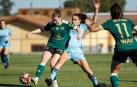 Un acción del partido entre el Cacereño y Osasuna Femenino