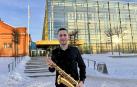 El saxofonista Iñigo Eleta Romero, ante el Real Conservatorio de Música de Estocolmo, donde estudia