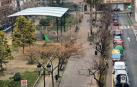 Tal y como apuntaban las previsiones de la AEMET para este viernes, este mediodía ha comenzado a nevar en Tudela. La Agencia prevé que las precipitaciones remitan al final del día.
