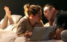 Una escena de la película 'Love Me' protagonizada por Kristen Stewart y Steven Yeun