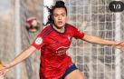 Ainhoa Guallar celebra su primer gol con la camiseta del primer equipo.