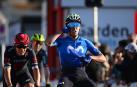 Pelayo celebra la primera victoria del Movistar Team 2024.