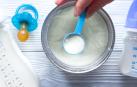 Leche de fórmula para preparar un biberón