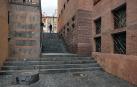 Las escaleras entre las calles Calderería y Compañía son para muchas personas una barrera a la hora de acceder al centro de salud del Casco Viejo