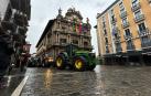 Algunos viandantes han aplaudido a los tractoristas a su paso