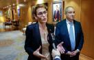 La presidenta del Gobierno de Navarra, María Chivite, y el ministro de Industria y Turismo, Jordi Hereu,atienden a la prensa después de la reunión que han mantenido este viernes en la sede del Ministerio en Madrid
