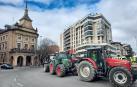 Los tractores de los agricultores navarros han vuelto a las carreteras y a las calles del centro de Pamplona este jueves.