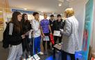 Alumnos de 4º de Educación Secundaria y Bachillerato se pasearon a lo largo del día de ayer por los distintos expositores