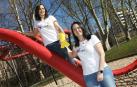 Nerea Osés Redondo (43 años), a la izquierda, y Nuria Orzcanco Tirapu (46) tienen endometriosis.