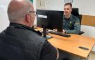 La Guardia Civil recuerda que nunca se debe facilitar el acceso a la vivienda a empleados de empresas asociadas a la administración sin haber recibido algún tipo de comunicación oficial previa