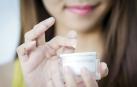 El ácido hialurónico está presente en muchos productos de cosmética y belleza