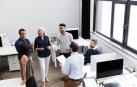 Imagen de un equipo de trabajo reunido.