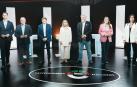 El cabeza de lista del EAJ-PNV por Álava, Joseba Díez Antxustegi; el candidato del PP  a Lehendakari, Javier de Andrés; el candidato del PSE-EE  a Lehendakari, Eneko Andueza; la cabeza de lista de EH Bildu por Gipuzkoa, Nerea Kortajarena Ibañez; el coordinador federal de Alianza Verde, Juantxo López de Uralde; la candidata de Sumar a Lehendakari, Alba García y la candidata de VOX a Lehendakari, Amaia Martínez, durante el debate electoral para las elecciones vascas