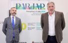 El presidente de la Asociación Española de Parques y Jardines Públicos (AEPJP), Pedro Calaza, y el alcalde de Pamplona, Joseba Asiron