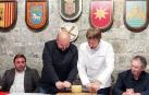 Los cocineros Luken Vigo e Iñaki Andradas (dcha.), durante el acto de presentación de la temporada 2024 del Queso Idiazabal en Navarra