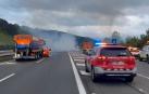 Vídeo del incendio de un camión en la A-15 entre Zizur y Landaben