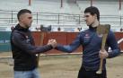 Iker Vicente y Julen Alberdi, en la Plaza de Toros de Tolosa.