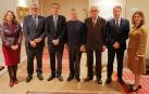 Una imagen del encuentro de los rectores de Campus Iberus con Juan Manuel Santos durante la visita institucional del consorcio realizada en diciembre del año pasado. De izq. a dcha.: Virginia Sánchez López (responsable de la Fundación Campus Iberus Colombia), José Antonio Mayoral (rector de la Universidad de Zaragoza), Jaume Puy Llorens (rector de la Universitat de Lleida), Juan Manuel Santos (expresidente de Colombia), Juan Carlos Ayala (rector de la Universidad de La Rioja), Ramón Gonzalo (rector de la UPNA) y Marta de Miguel Esponera (directora ejecutiva de Campus Iberus)