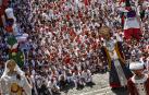 Imagen de los gigantes de Pamplona y Baiona durante San Fermín