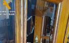Vidrio roto en una puerta del establecimiento