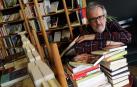 Patxi Irurzun momentos antes de presentar su última novela, La mentira es la que manda, en la librería Walden de Pamplona