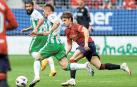 Xabi Huarte persigue a Rodri en su estreno con el primer equipo