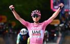Pogacar impone la fuerza de la maglia rosa con triplete en Prati di Tivo