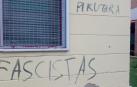 Aparecen pintadas de "fascistas" en la sede del PSN de Estella