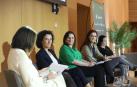 Marta Vera, Cristina Lecumberri, Begoña Liberal, Maite Muruzábal y Silvia Lázaro, en el encuentro de este martes en Baluarte