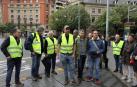 Miembros de la asociación Semilla y Belarra y de la plataforma 6F, fotografiados este miércoles en la plaza de Merindades de Pamplona, donde se han anunciado las movilizaciones en la frontera con Francia